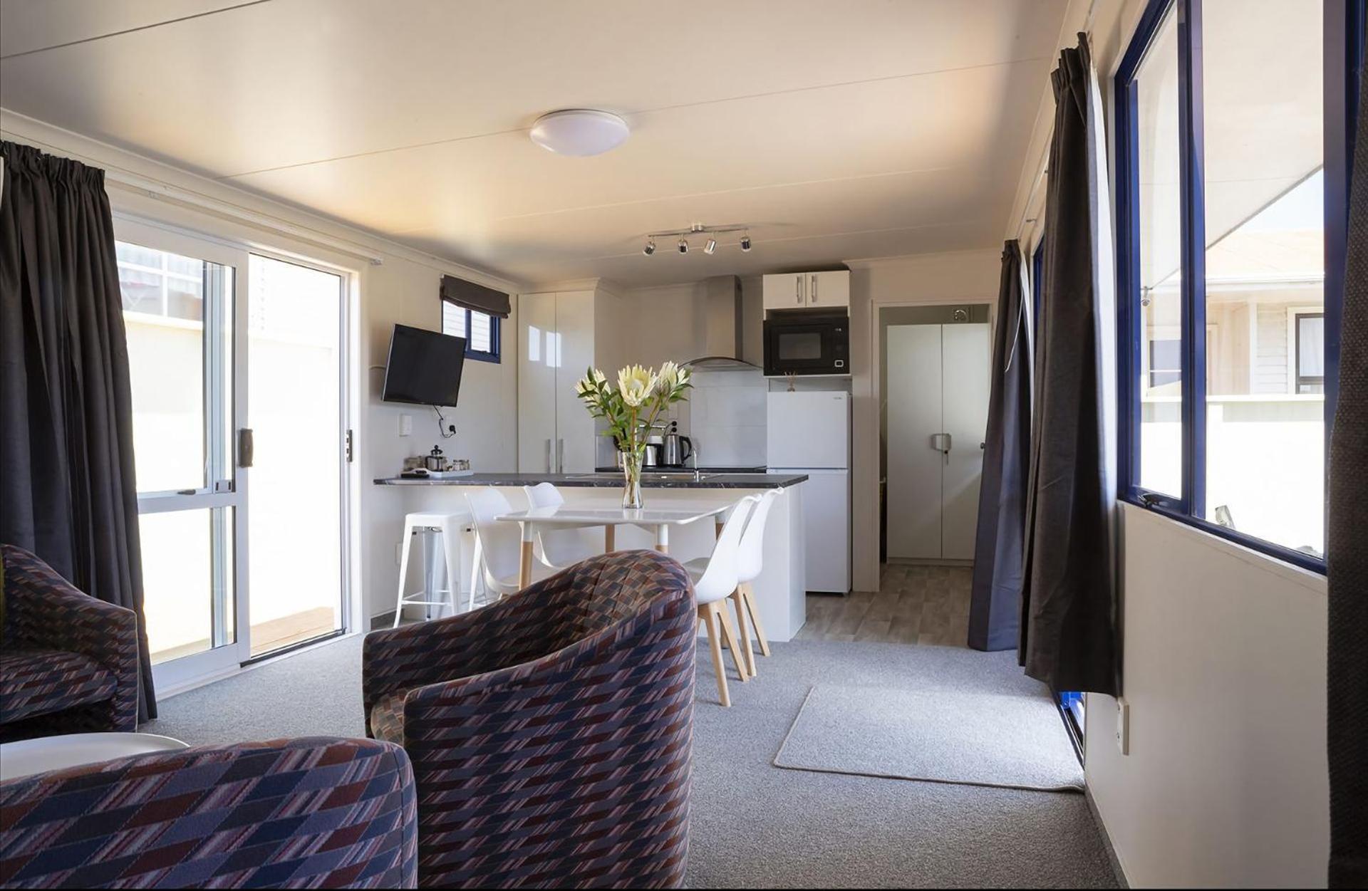 Sunny Ark Apartment Ню Плимут Екстериор снимка